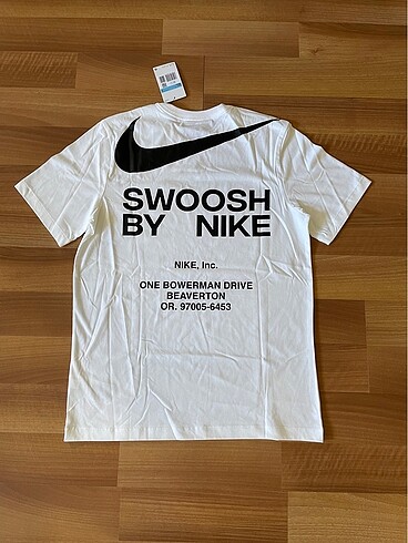 Nike Swoosh Tişört