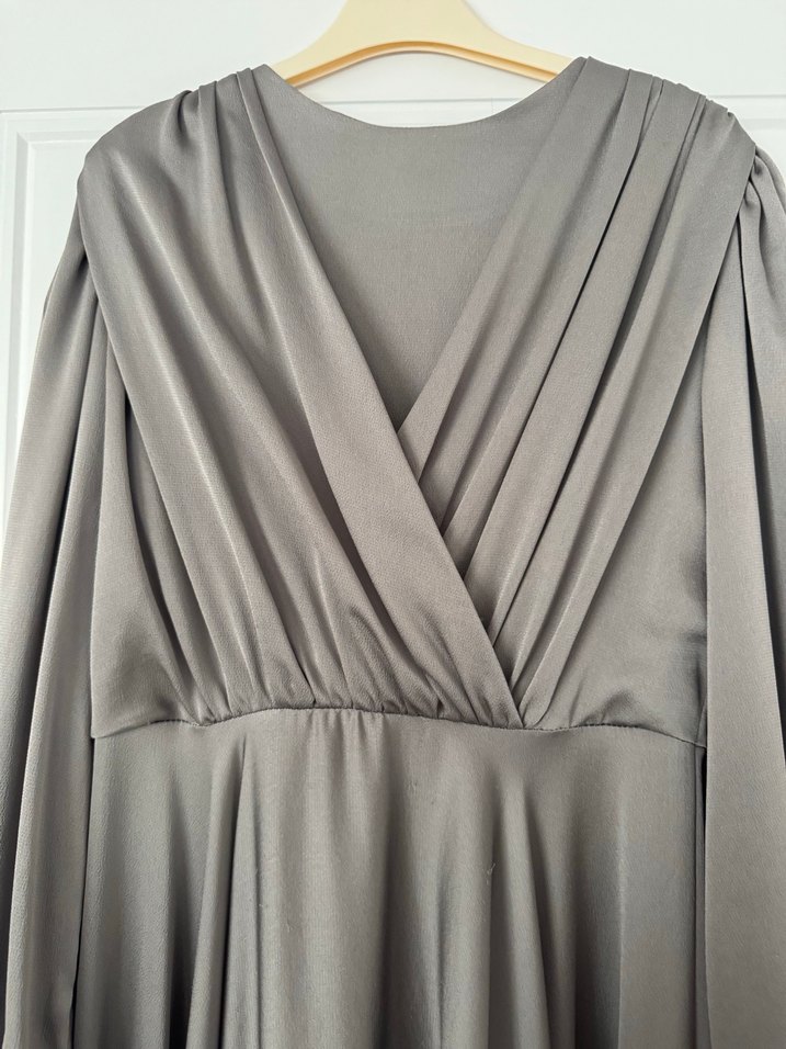 Gri Uzun Drapeli Kadın Elbise - Görsel 2