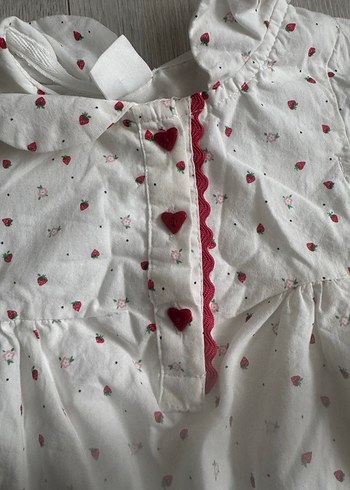 Çilek desenli beyaz Kız Çocuk Elbise - Görsel 4