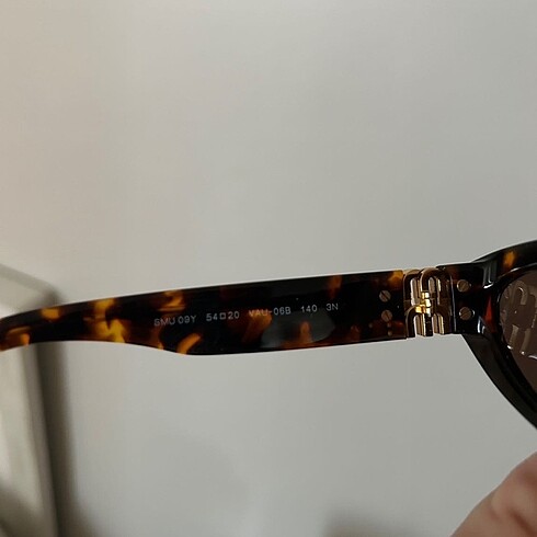  Beden Miu miu leopar gözlük