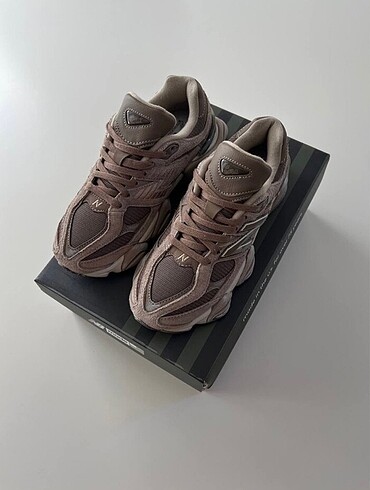 New Balance 9060 Mushroom Brown 