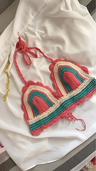 m Beden Bikini üstü