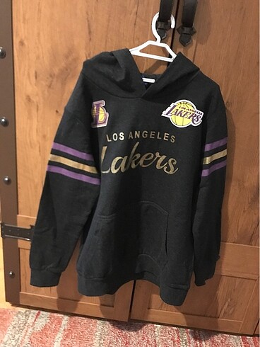 NBA Lakers sweatshirt