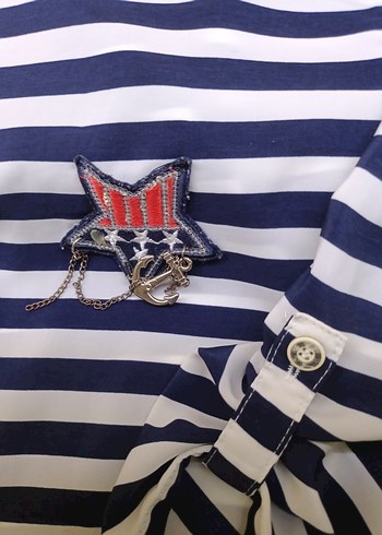 Kısa Kollu Mavi Çizgili  Tişört - Görsel 4