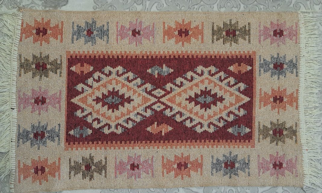 Bordo İşlemeli Geleneksel Halı - Görsel 4