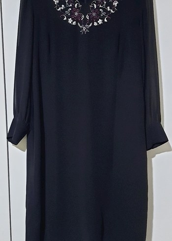 MODA İLGİ -GİLDA Siyah İşlemeli Uzun Kollu V Yaka Uzun Elbise