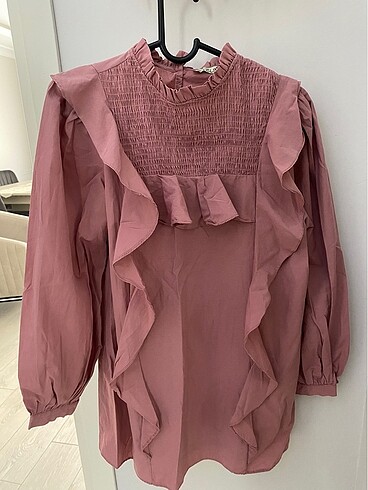 Pembe renk gömlek