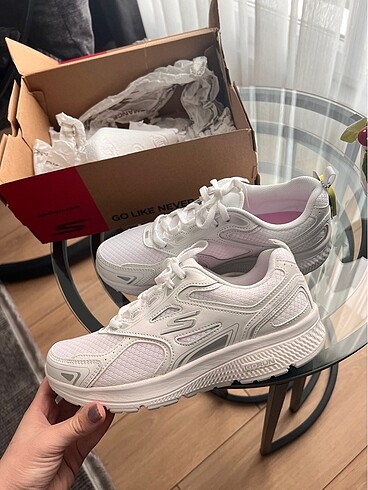 Skechers spor ayakkabı
