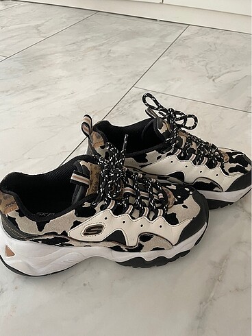 37 Beden çeşitli Renk Skechers animal print 37 numara ayakkabı