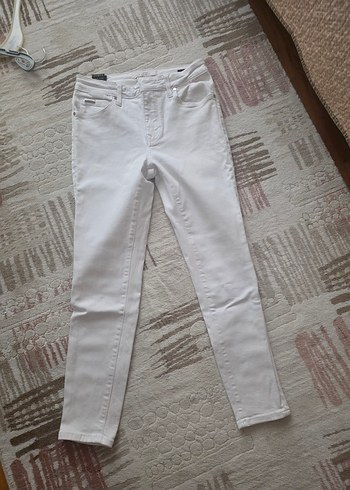 Beyaz Regular Fit Kadın Kot Pantolon