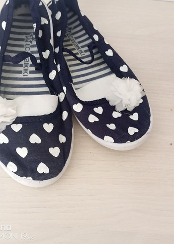 LC Waikiki Kız Çocuk Renkli Batik Desenli Fırfır Detaylı Babet