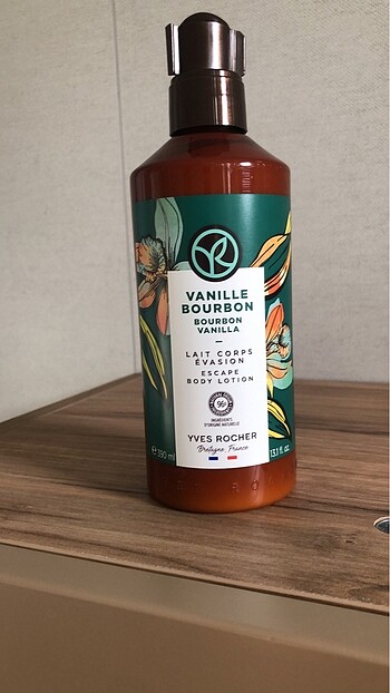 Yves Rocher Vanilya kokulu sprey ve lasyon