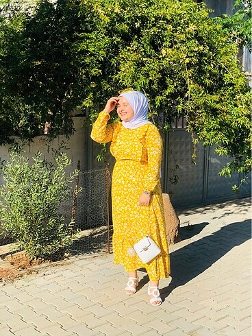 42 Beden sarı Renk Sarı elbise