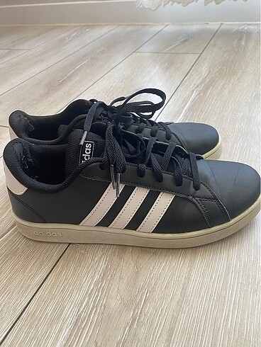 38 Beden siyah Renk Adidas orijinal