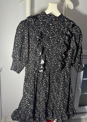 Fırfırlı desenli elbise - Görsel 2