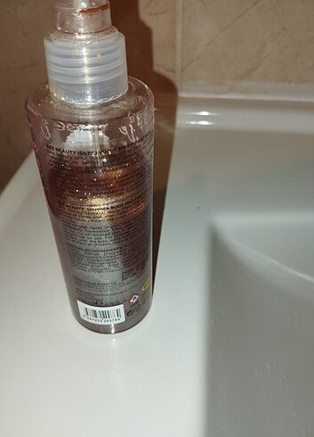 IŞILTILI Vücut spreyi - Görsel 3