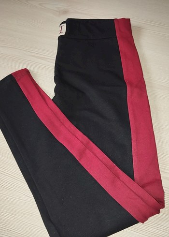 Kırmızı Şeritli Siyah Tayt - Görsel 3