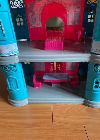 Renkli Pembe ve Mavi Oyuncak Kale - Görsel 2