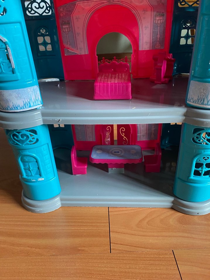 Renkli Pembe ve Mavi Oyuncak Kale - Görsel 2