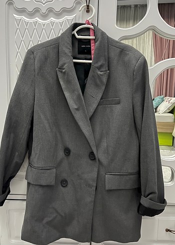 Gri Düğmeli Kadın Blazer Ceket