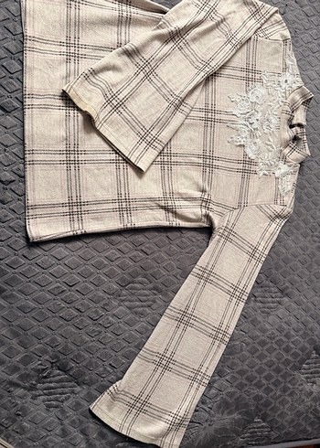 Nakışlı Dantel Detaylı Vintage Bej Bluz - Görsel 4