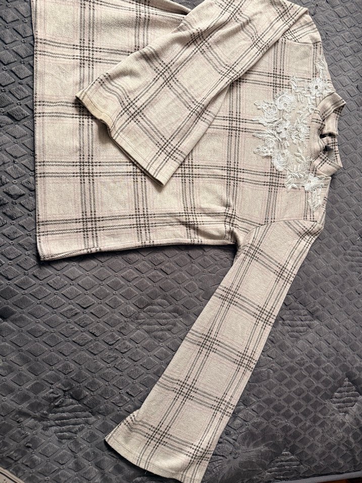 Nakışlı Dantel Detaylı Vintage Bej Bluz - Görsel 4