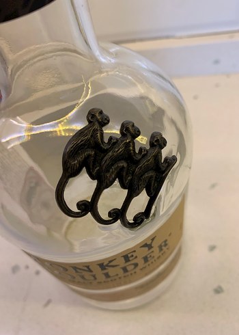  Beden Renk Monkey Shoulder Viski Şişesi