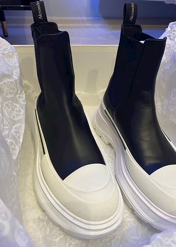 Alexander McQueen Alexander Mcquenn Bot