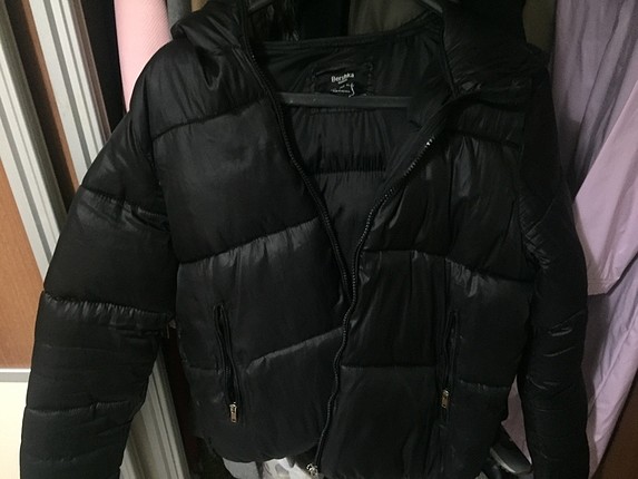 Bershka şişme şapkalı mont