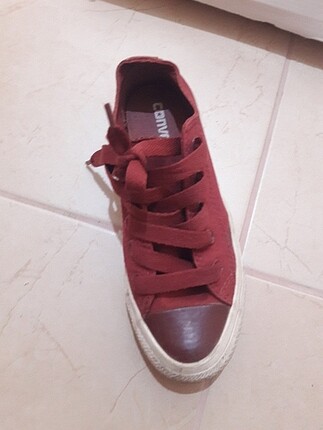 Bordo converse
