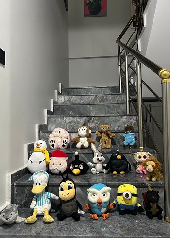 Gri Peluş Oyuncak Koleksiyonu