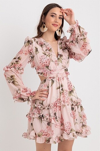 Pembe elbise 