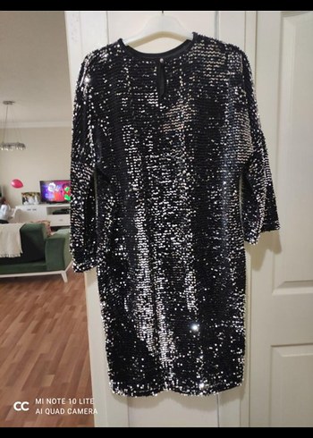 Uzun Kollu Siyah Payetli Gece Elbisesi - Görsel 3