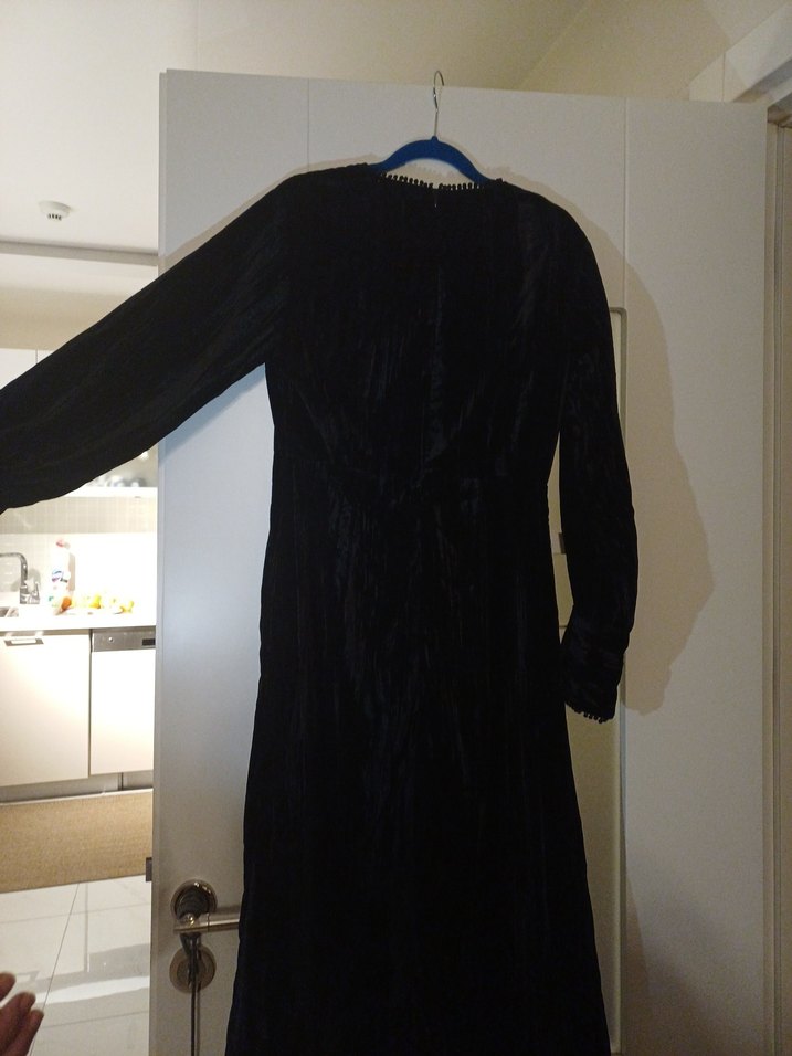 Uzun Siyah Gotik Kadın Elbise - Görsel 3