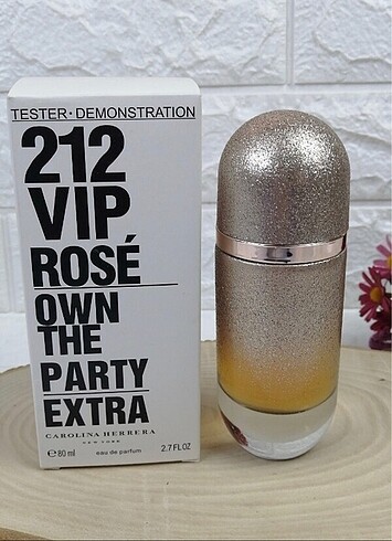 CAROLİNA HERRARA 212 VİP ROSE