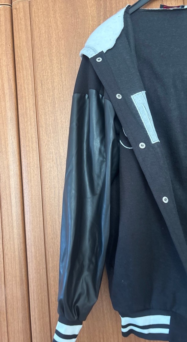 Siyah Deri Kollu Düğmeli kolej Ceket - Görsel 2