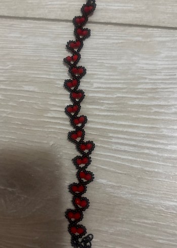 Kırmızı İşlemeli Boncuklu Gotik Bileklik - Görsel 3