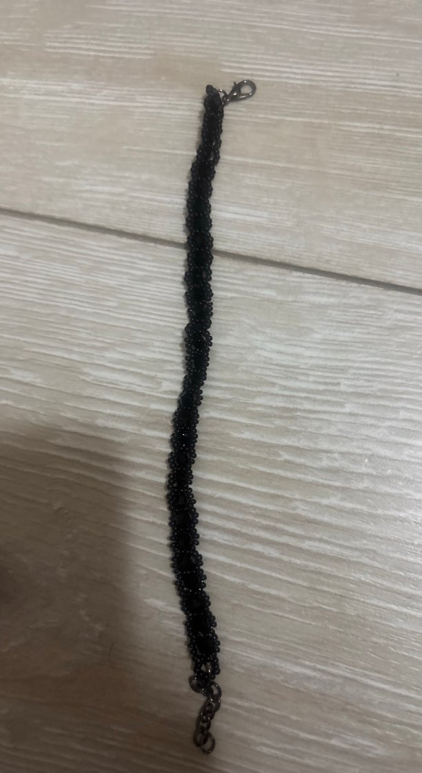 Kırmızı İşlemeli Boncuklu Gotik Bileklik - Görsel 4