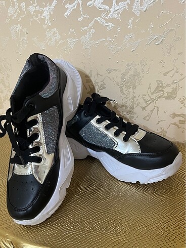 38 Beden Spor Ayakkabı/Sneaker