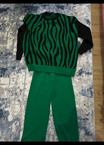 Zebra Desenli Kadın Triko Takımı