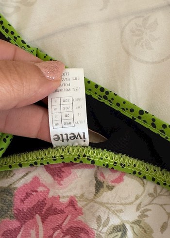 Yeşil Desenli Bağlamalı Bikini Üstü - Görsel 6