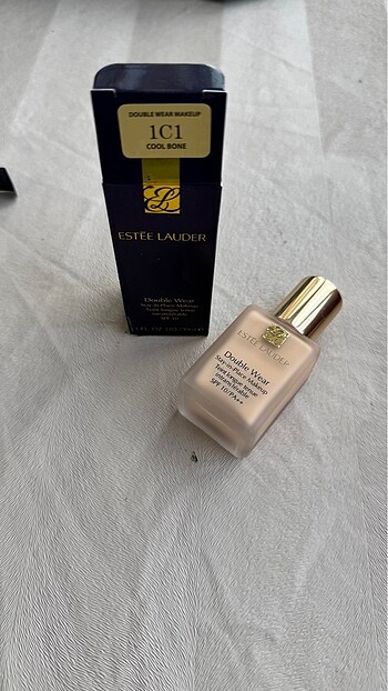 Beden Renk Estee lauder fondöten 1C1