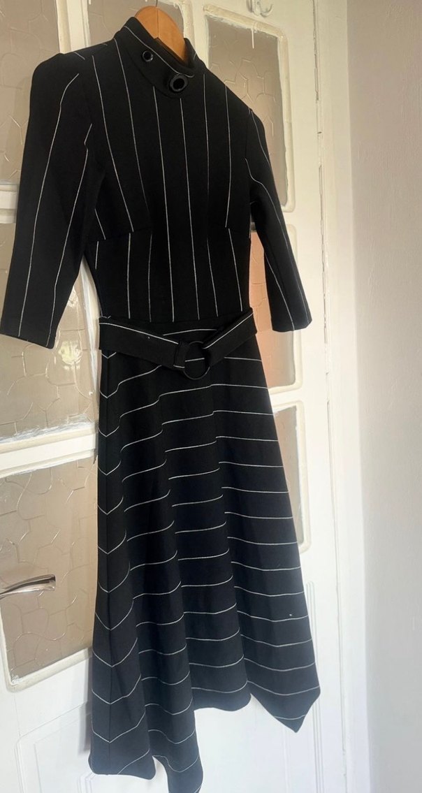 Kemerli Siyah Çizgili Uzun Kadın Elbise adl - Görsel 2