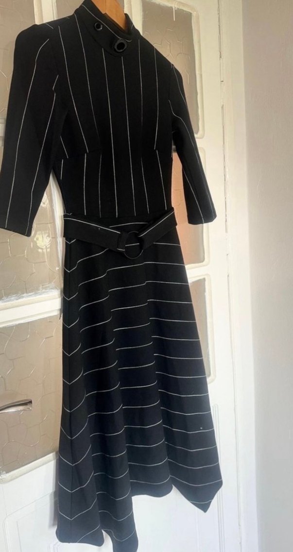 Kemerli Siyah Çizgili Uzun Elbise adl marka - Görsel 2