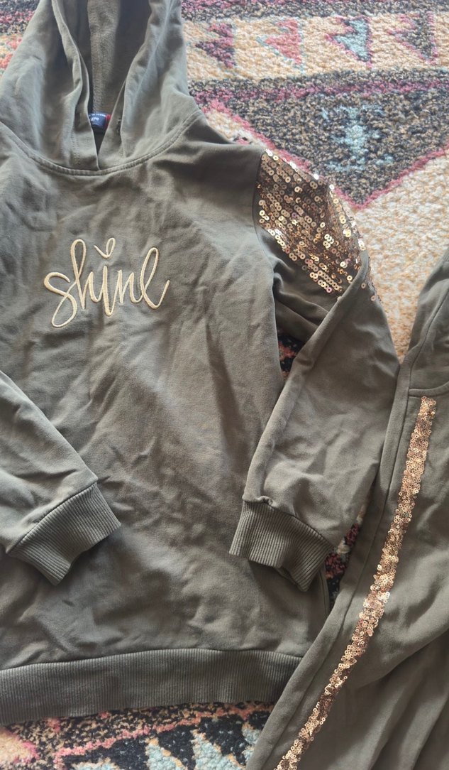 Kızlar için Gri Payetli Kapüşonlu Eşofman Takımı - Görsel 4