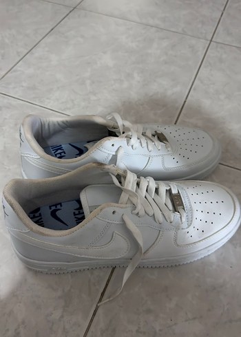 Beyaz Nike Bağcıklı Spor Ayakkabı - Görsel 2