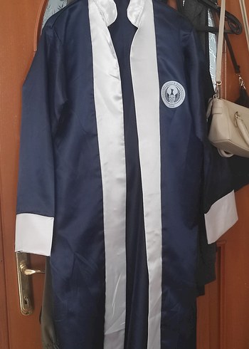 gelişim üniversitesi cübbesi