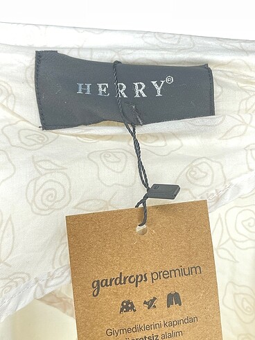 42 Beden beyaz Renk Herry Trenchcoat %70 İndirimli.