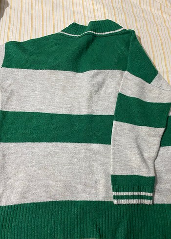 V Yaka Gri-Yeşil Çizgili Örgü Kadın Kazak - Görsel 4