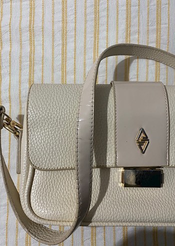 Beyaz Deri Tokalı Kadın Çanta - Görsel 2